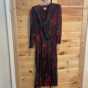Vintage Women's Patty O'Neil Long Sleeve Dress Size 16 Black Red Floral